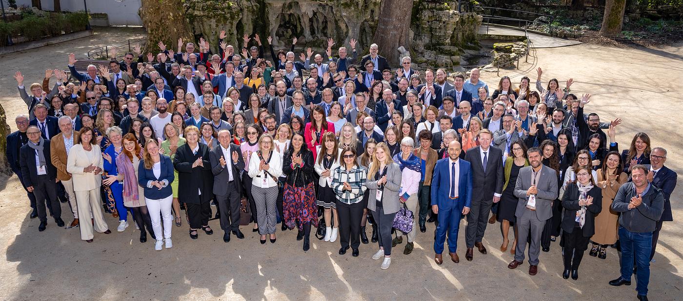 stars EU family photo
