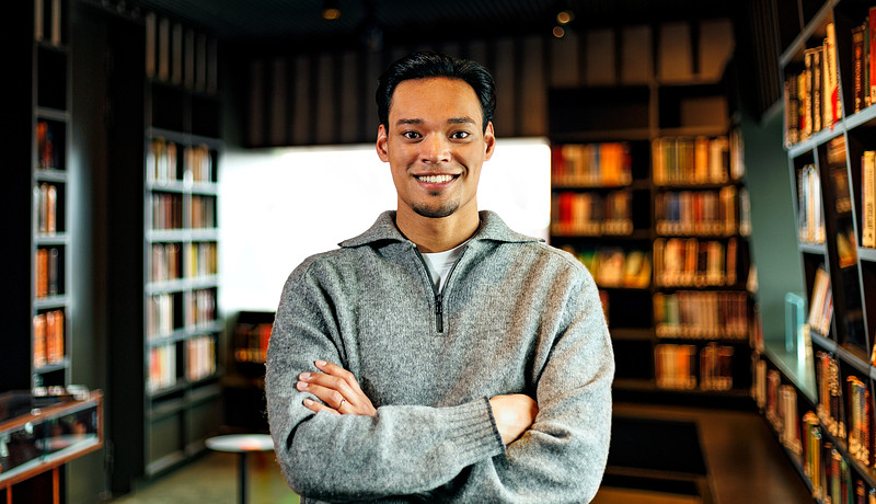 Student HBO-Rechten Samuel in het Forum Groningen in 2023