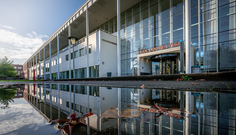 Van DoorenVeste met weerspiegeling waterplas 2021