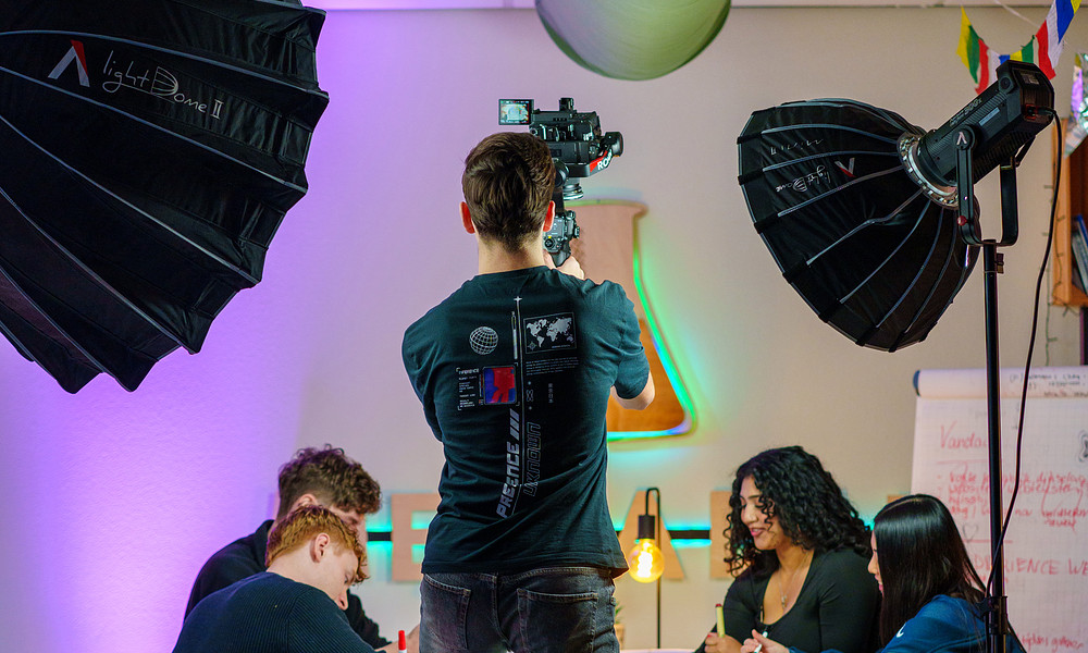 Ad online contentcreator.jpg