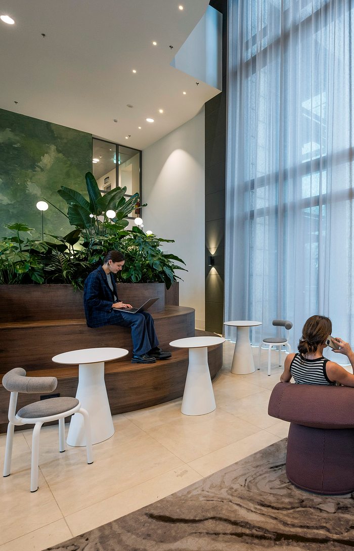 Architectenweb - Vernieuwde entree van de Mondriaantoren biedt warm welkom - Beeld 5 - Copyright Paul Starink.jpg