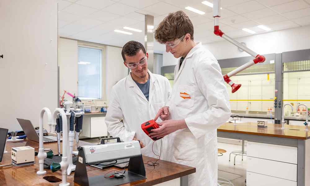 Chemie lab - studenten.jpg