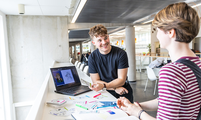 communication & multimedia design studenten samenwerken