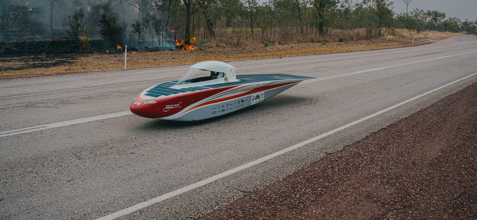 Solar Team Twente sprint naar derde plaats in heuse inhaalrace op eerste racedag