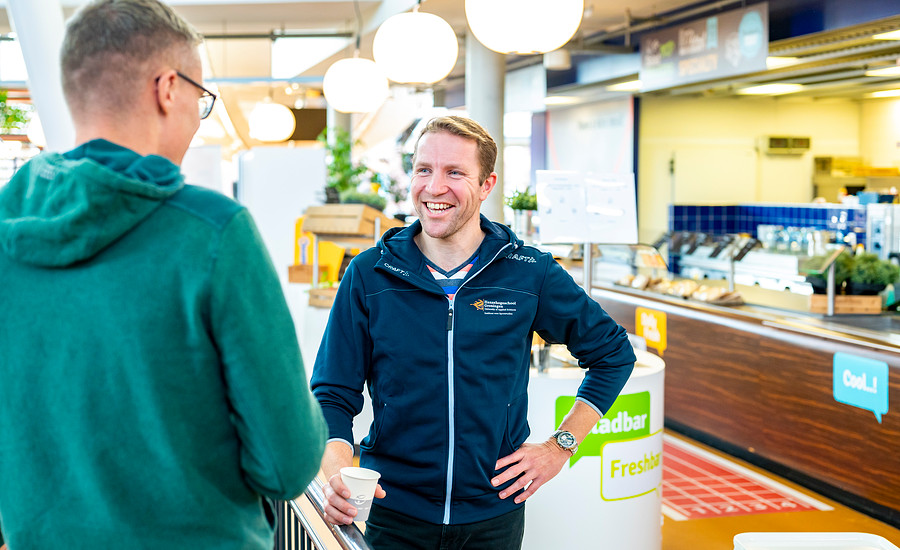 Docenten Sportstudies in kantine 2022.jpg