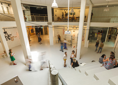 Academie Minerva Gedempte Zuiderdiep centrale hal tijdens de eindexamententoonstelling 2025