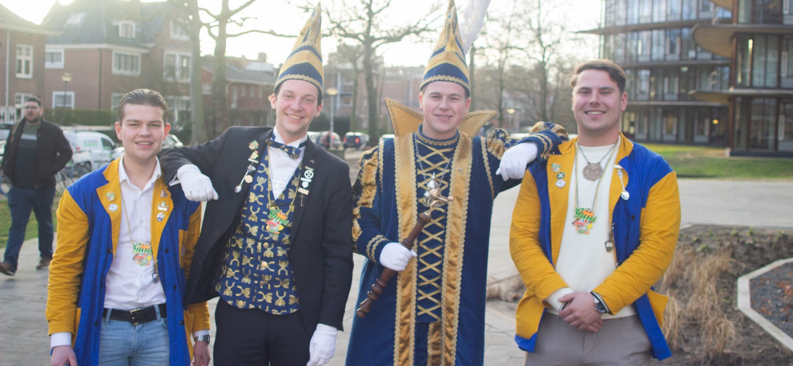 Guus cropped 2.jpg