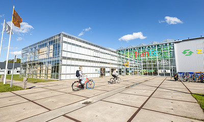 HANZE-21_0719 Entrance-6.jpg