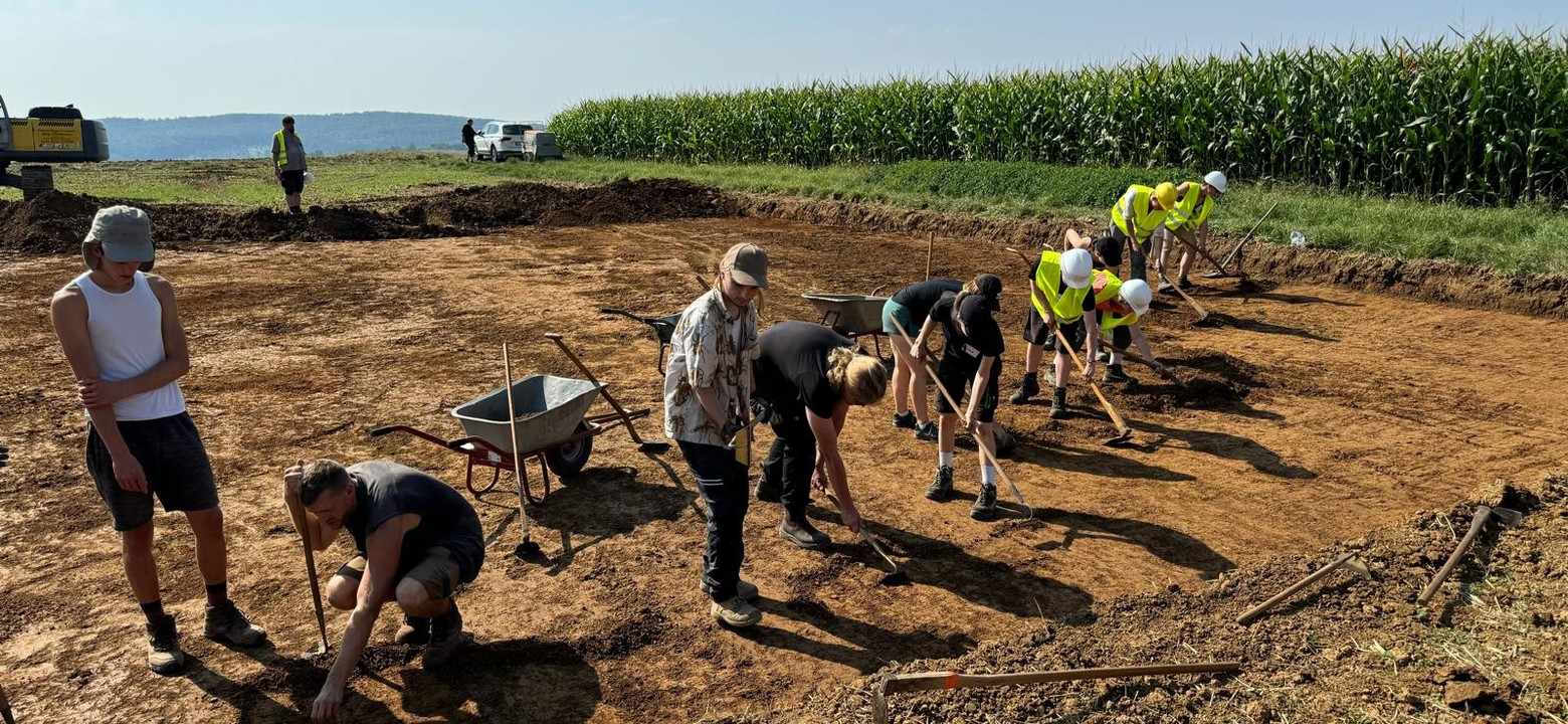Studenten tijdens de archeologische opgraving in Duitsland