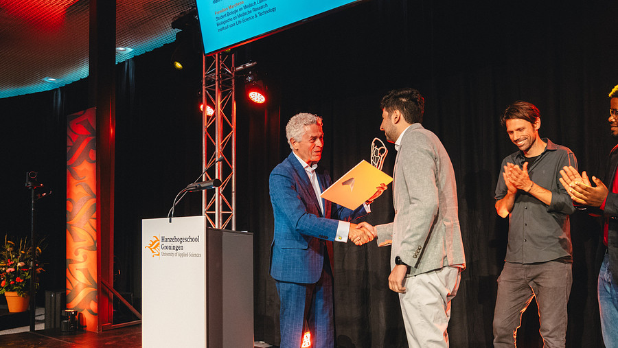 Henk Pijlman reikt Henk Pijlman Innovatieprijs uit Claudio