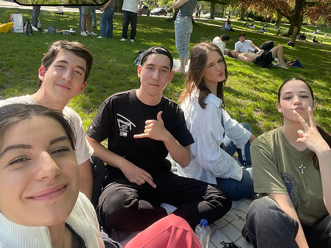 group of friends in noorderplantsoen