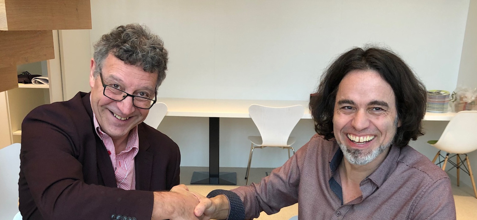 Handen geschud door Wil Kovacs en Geert Roovers