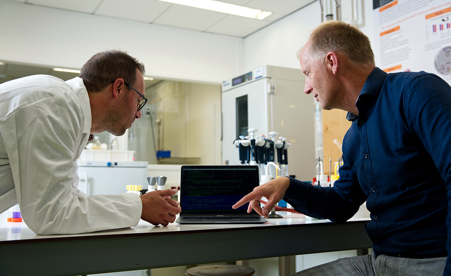 Jasper Bosman en Wynand Alkema in lab 2.jpg