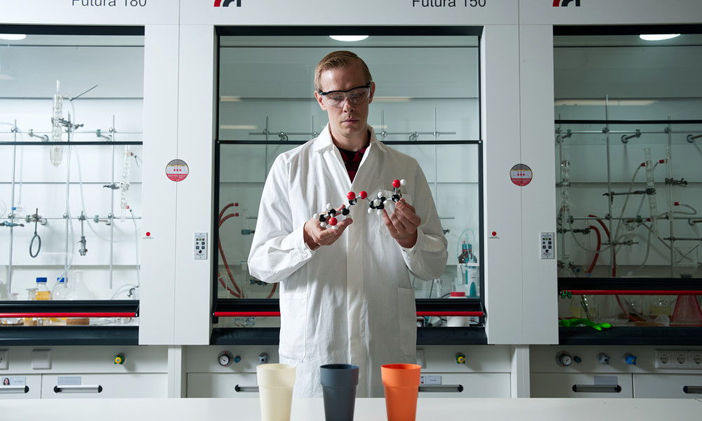 Jeffrey Buter in ZAP Lab.jpg