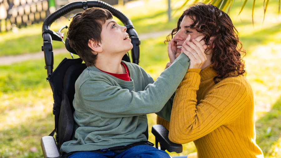 Kennisclips mensen met een ernstige verstandelijke en meervoudige beperking (EMB).png