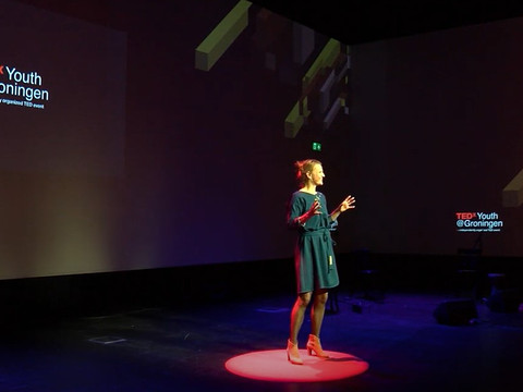 Loes Damhof TedTalk Screenshot.jpg