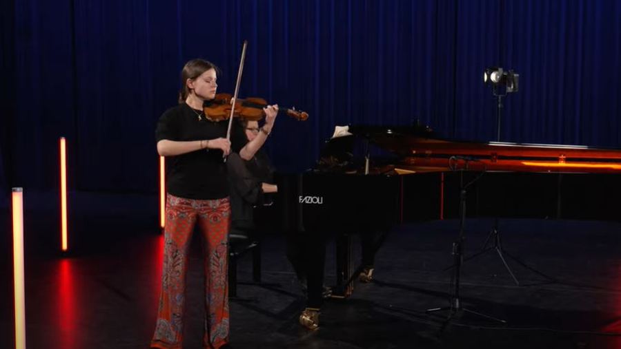 Luna van Leeuwen_thumbnail.JPG