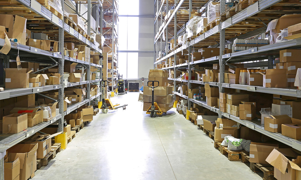 Magazijn met dozen-2023.jpg