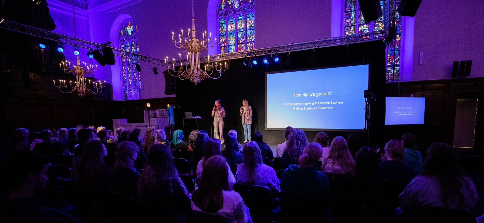 Mel en Marije van Extra Saus vertellen op de inspiratiedag Creative in Business