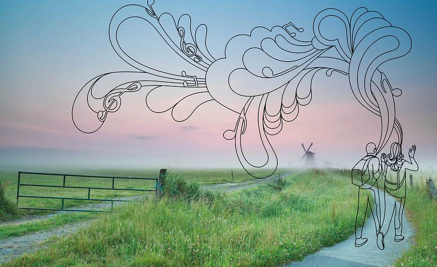 Tekening van twee mensen die over een pad in het gras wandelen.