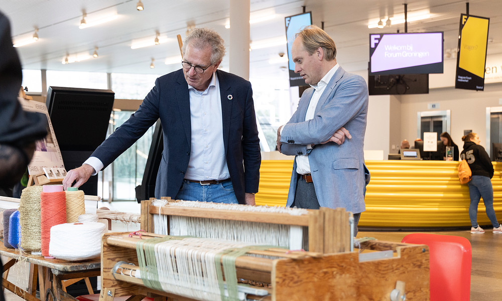 Niels Faber en Egbert Dommerholt - textiel in het Forum 2023.jpg