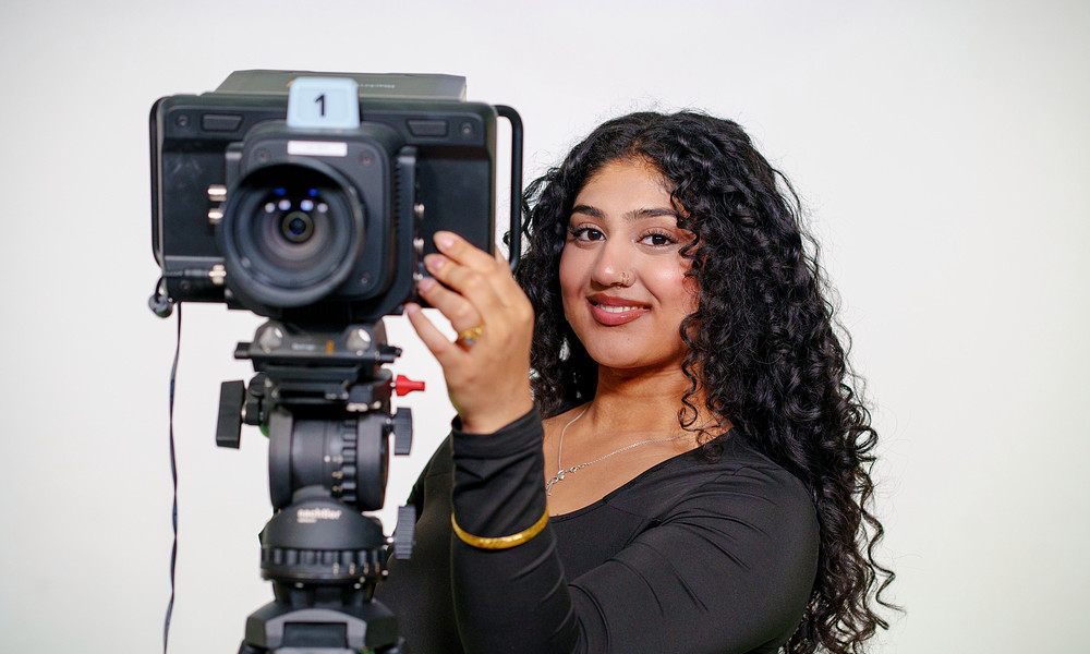 Online_contentcreator_student_camera