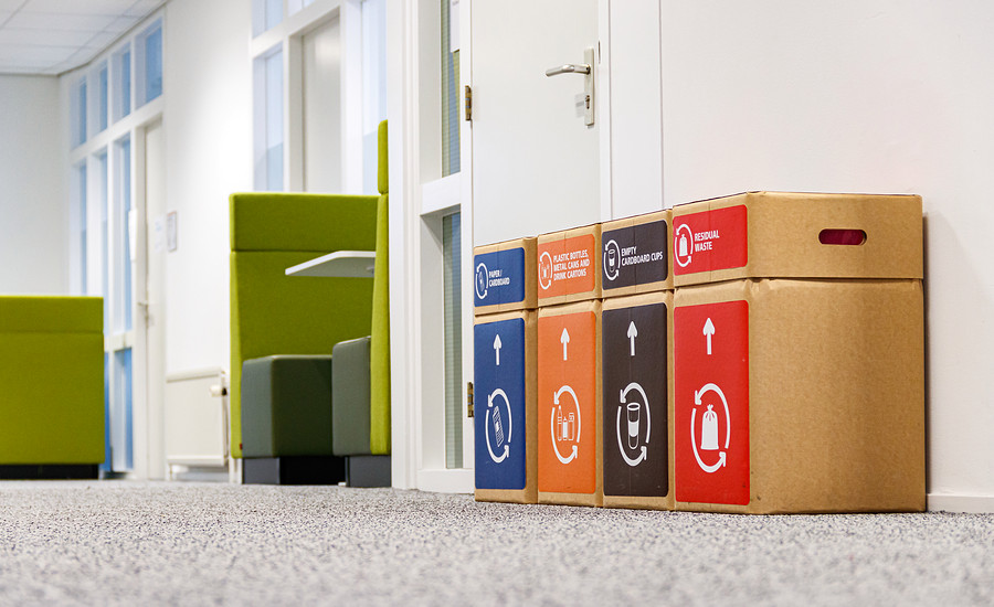 Prullenbakken Hanzehogeschool zijaanzicht 2023.jpg