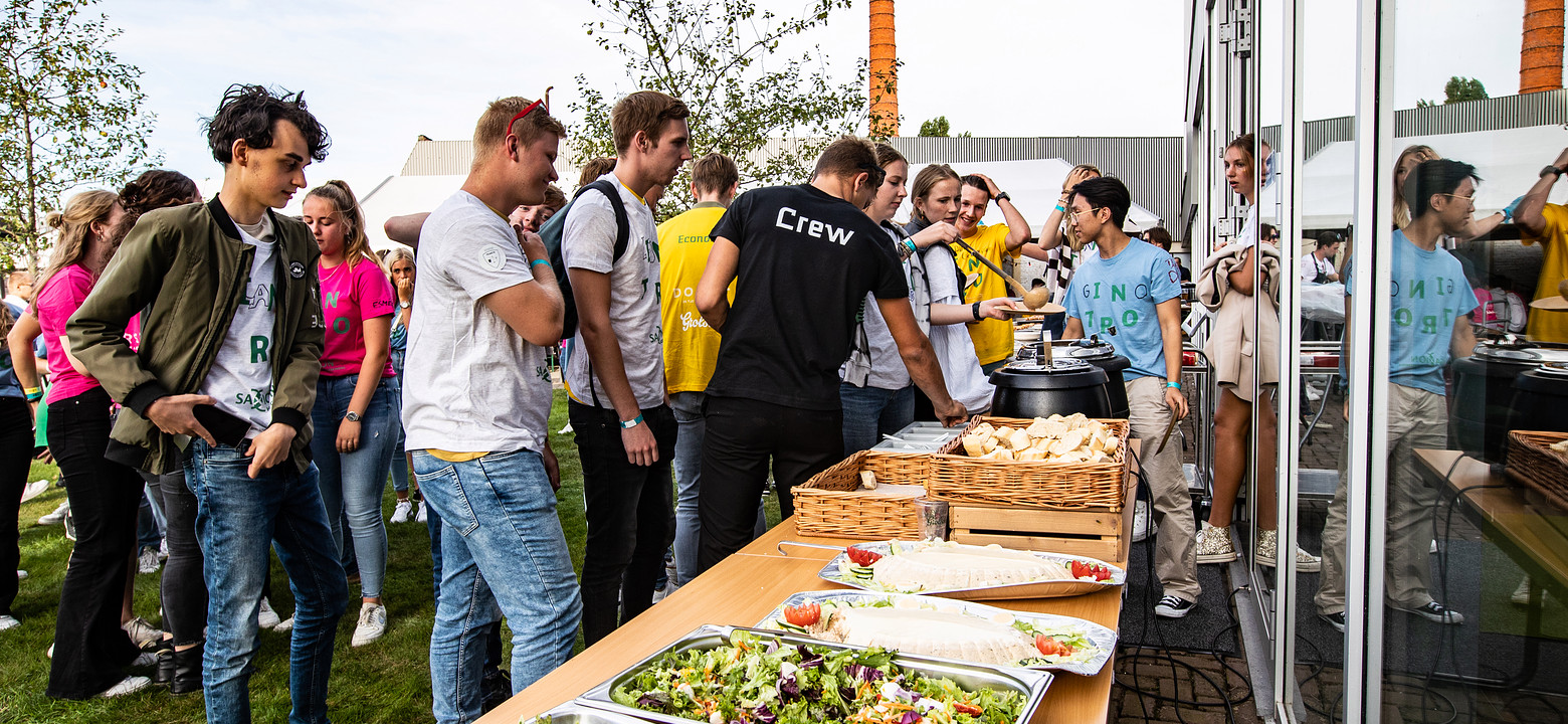 RHK_220830_50 SAXION APELDOORN INTRODUCTIEDAGEN BBQ PARTY.jpg