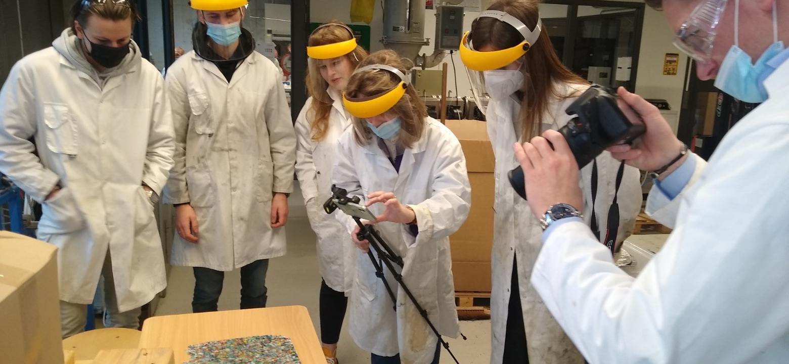 Riverfashion in het lab-min.jpg