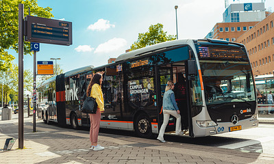 Student in bus op hoofdstation mei 2022.jpg