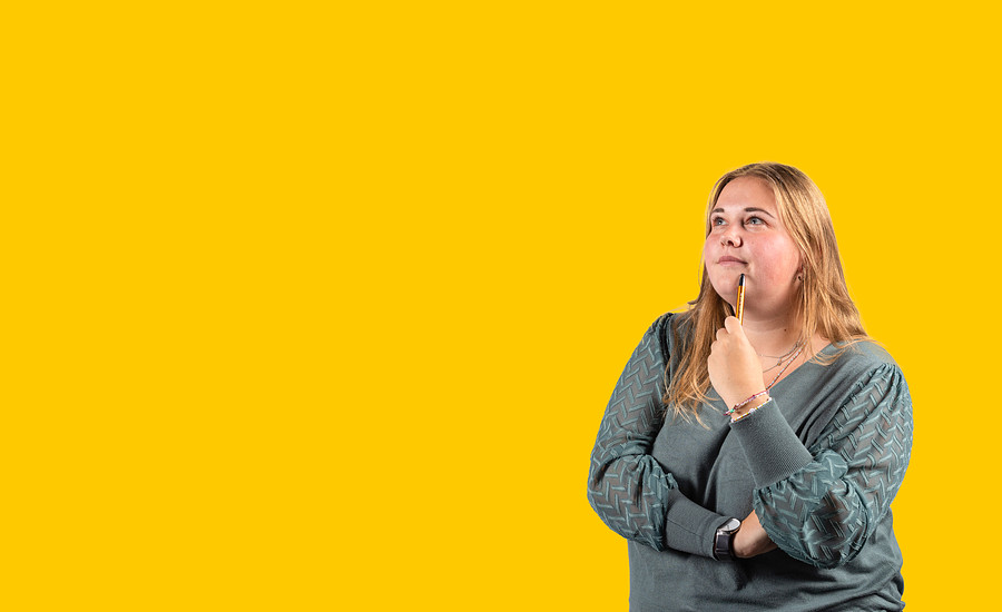 Student met oranje pen