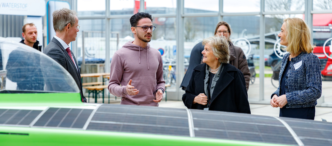 Student vertelt over solar car 2023.jpg