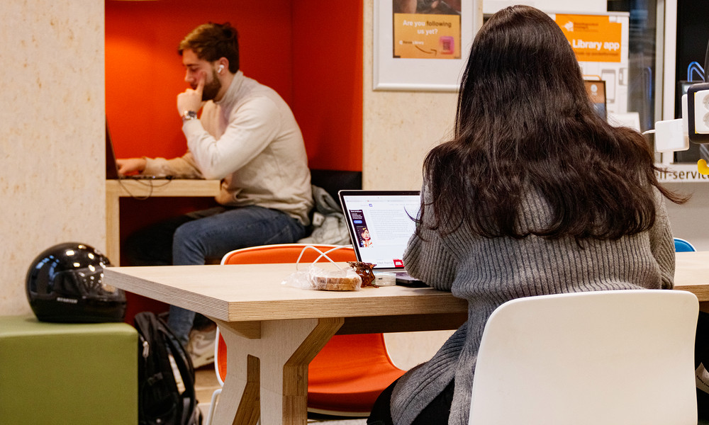 Studieplekken Mediatheek van OlstBorg 2023.jpg