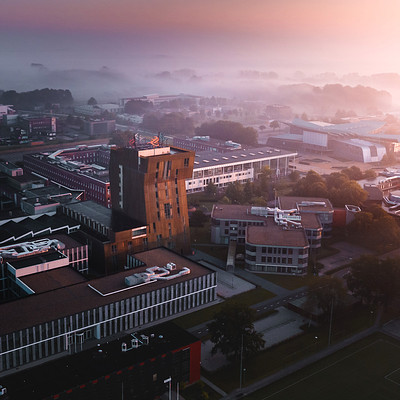 Zernikecampus portrait mist en zonsondergang 2021.jpg